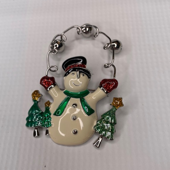 Snowman jingle bell enamel Xmas brooch pin - Picture 2 of 3